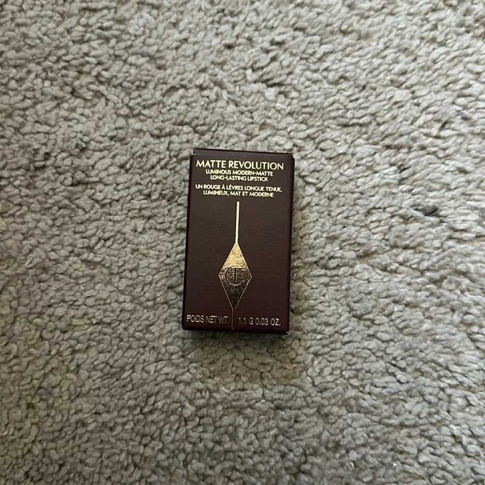 Charlotte Tilbury - Pillow Talk, Matte Revolution Line
